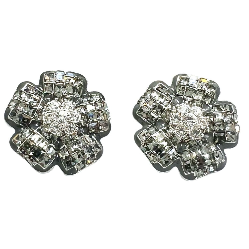 VINTAGE INVISIBLE SET SMOKEY GRAY & CLEAR FLOWER EARRINGS